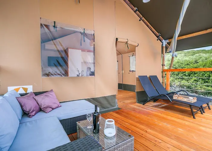 ラグジュアリーテント Krk Glamping Village