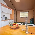 אוהל מפואר Krk Glamping Village