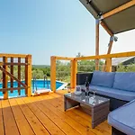 אוהל מפואר Krk Glamping Village *
