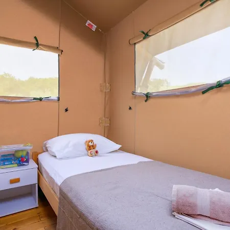 Luxury tent Krk Glamping Village *